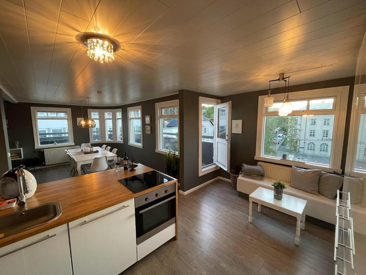 Lovely Penthouse Downtown With 3 Bedrooms Akureyri Exteriör bild